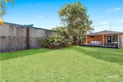 Property photo of 33 Tenth Avenue Palm Beach QLD 4221