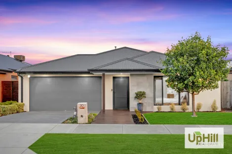 30 Capstone St, Clyde, VIC 3978