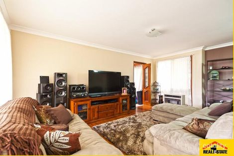 Property photo of 32 Corndew Crescent Werrington Downs NSW 2747