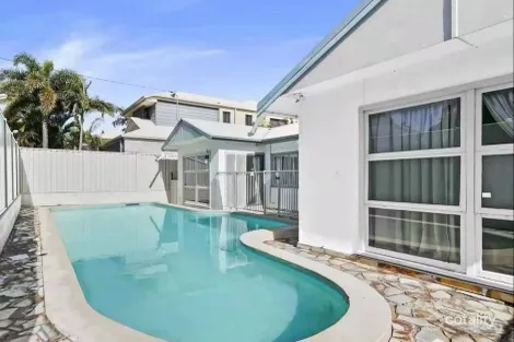 Property photo of 1 Harcourt Crescent Southport QLD 4215