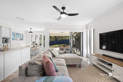 Property photo of 6 Pine Place Upper Kedron QLD 4055