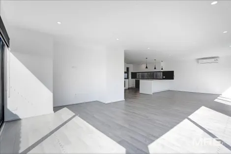 Property photo of 25 Milliners Avenue Keysborough VIC 3173