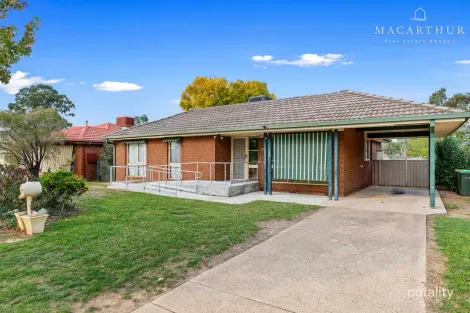 Property photo of 11 Goborra Street Glenfield Park NSW 2650