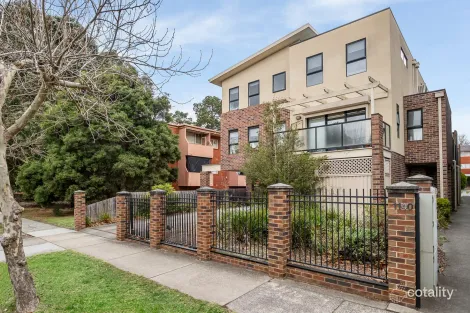 Property photo of 2/1140 Whitehorse Road Box Hill VIC 3128