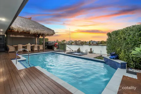 Property photo of 52 The Peninsula Helensvale QLD 4212