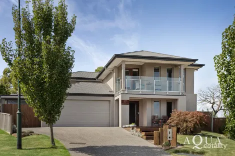 17 Maddison Ave, Mount Eliza, VIC 3930