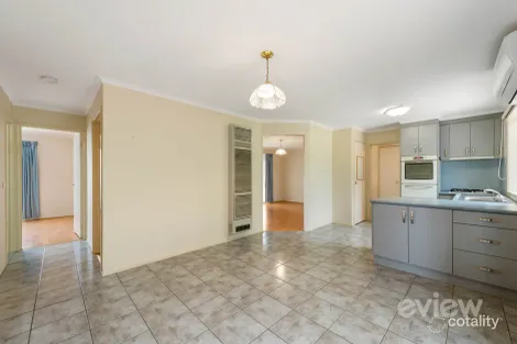 Property photo of 4 Carmarthen Close Werribee VIC 3030