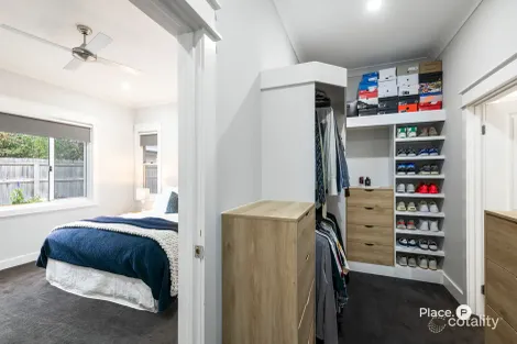 Property photo of 35 Honeyeater Crescent Moggill QLD 4070