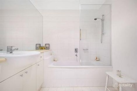 Property photo of 8/6 Graham Street Port Melbourne VIC 3207