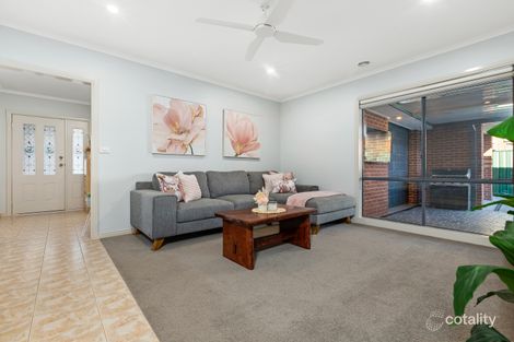 Property photo of 11 Galway Place Cranbourne VIC 3977