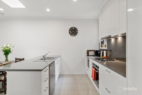 Property photo of 22 Ballymarang Chase Cranbourne West VIC 3977