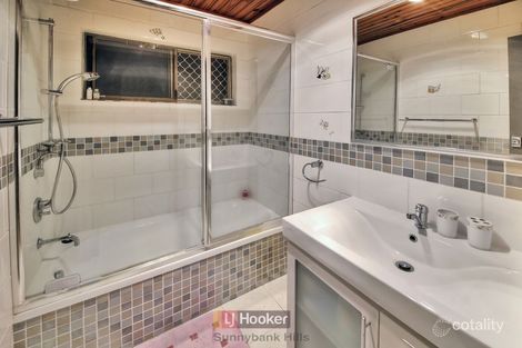 Property photo of 14 Carnoustie Street Macgregor QLD 4109