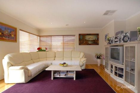 Property photo of 23 Sussex Avenue Cranbourne North VIC 3977