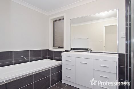 Property photo of 10 Borg Place Prairiewood NSW 2176