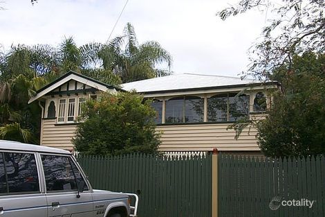 4 Moncrief Rd, Cannon Hill, QLD 4170