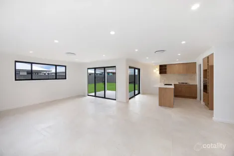 Property photo of 11 Orchard Court Caerleon NSW 2850