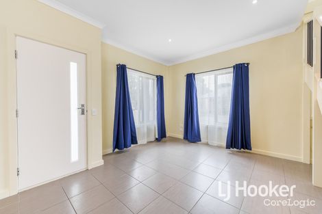 Property photo of 11 Laurina Link Pakenham VIC 3810