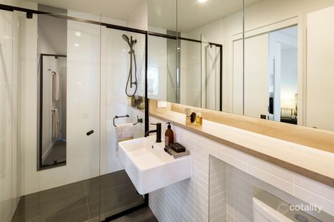 Property photo of 1701/2-4 Edmondstone Street South Brisbane QLD 4101