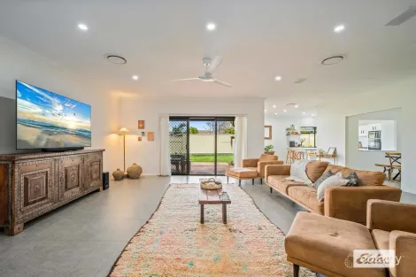 Property photo of 62 Avondale Drive Banora Point NSW 2486