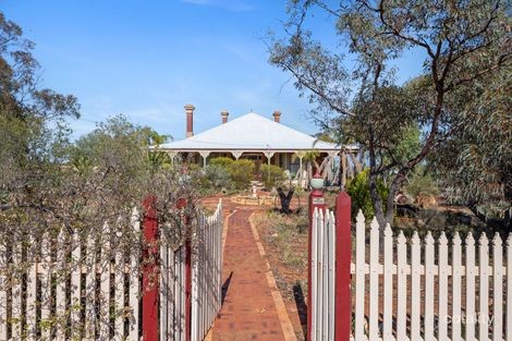 56 Gnarlbine Rd, Coolgardie, WA 6429