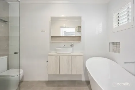 Property photo of 8 Archerfield Drive Shell Cove NSW 2529