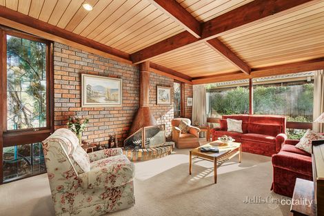 Property photo of 15 Esperance Road Mount Waverley VIC 3149