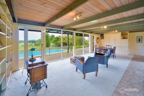 Property photo of 10 Caernarvon Close Kirkham NSW 2570