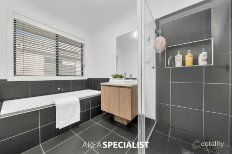 Property photo of 177 Brookwater Parade Lyndhurst VIC 3975