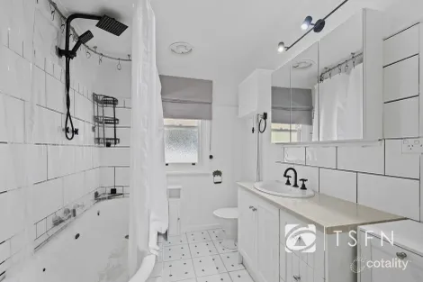 Property photo of 21 Macdougall Road Golden Square VIC 3555