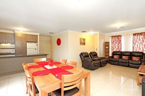 Property photo of 2/4 Bunya Place Werribee VIC 3030