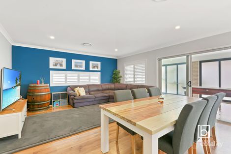 Property photo of 3 Sulky Way Wadalba NSW 2259