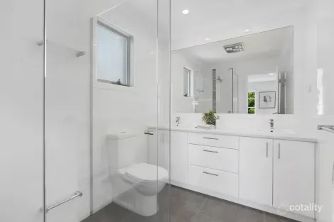 Property photo of 5 The Loch Croydon Hills VIC 3136