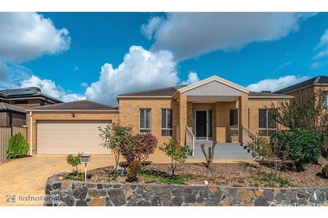 Property photo of 3 Bickerton Way Roxburgh Park VIC 3064