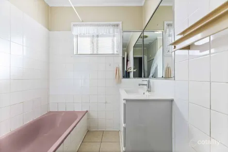Property photo of 30 Wombyra Street Newtown QLD 4350