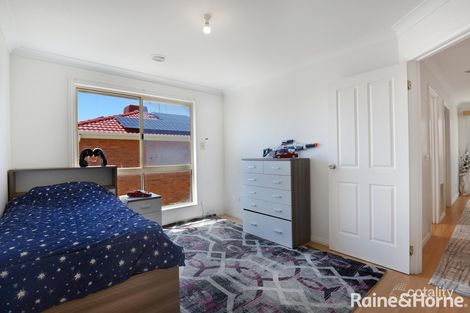 Property photo of 46 Volantis Crescent Roxburgh Park VIC 3064