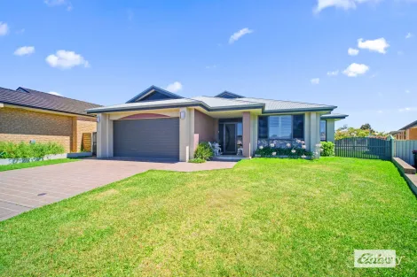Property photo of 5 Anita Close Taree NSW 2430