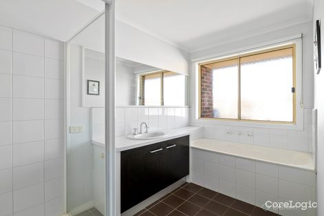 Property photo of 19 Camelia Way Pakenham VIC 3810