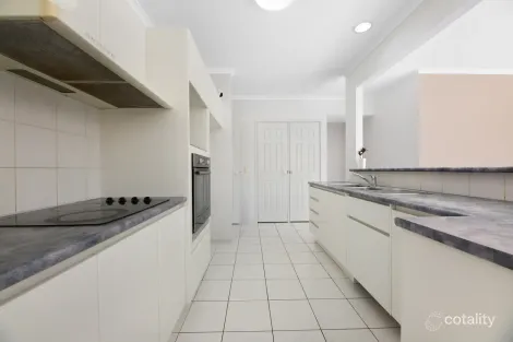 Property photo of 1 Parkmore Close Robina QLD 4226