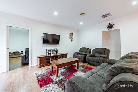 Property photo of 24 Fairhaven Boulevard Craigieburn VIC 3064