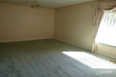 Property photo of 1 Maxwell Court Seaford VIC 3198