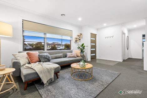 Property photo of 2 Mercury Court Carrum Downs VIC 3201