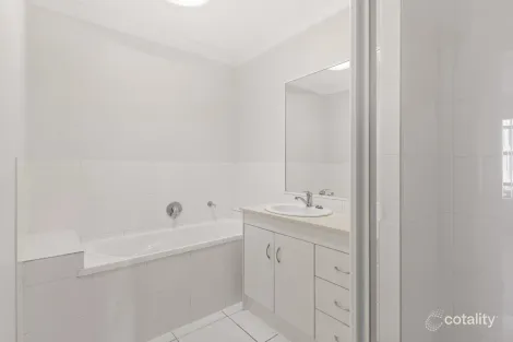 Property photo of 27 Charlton Crescent Ormeau QLD 4208