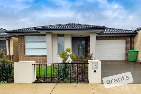 29 Newbury St, Pakenham, VIC 3810