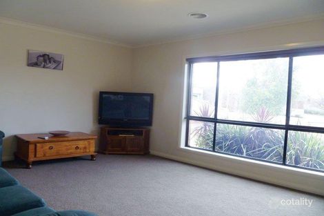 Property photo of 3 Fisher Square Horsham VIC 3400