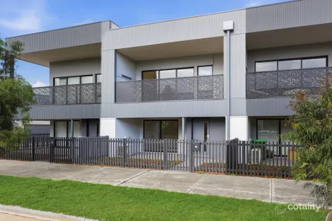21 Winterberry Rd, Point Cook, VIC 3030