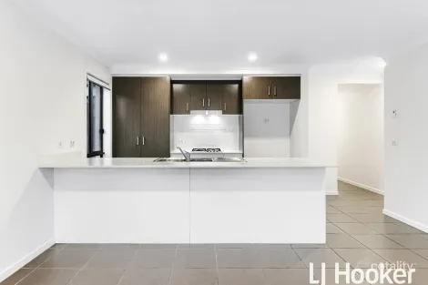 Property photo of 5 Redding Street Cranbourne East VIC 3977
