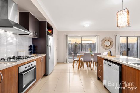 Property photo of 14 Barbers Drive South Morang VIC 3752