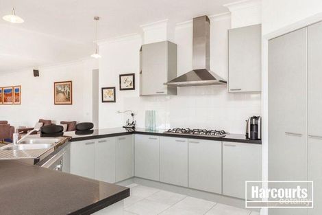 Property photo of 8 Grosvenor Place Narre Warren North VIC 3804