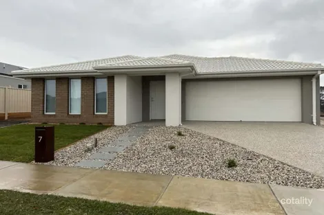 7 Railview St, Broadford, VIC 3658
