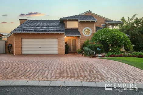 2 Storrs Pl, Winthrop, WA 6150